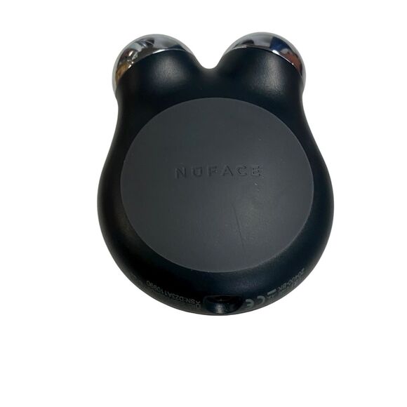 NuFace Mini+ in Midnight Black Facial Toning Device - Picture 5 of 9